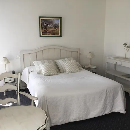 Hotel Des Pins - Teritoria 3*