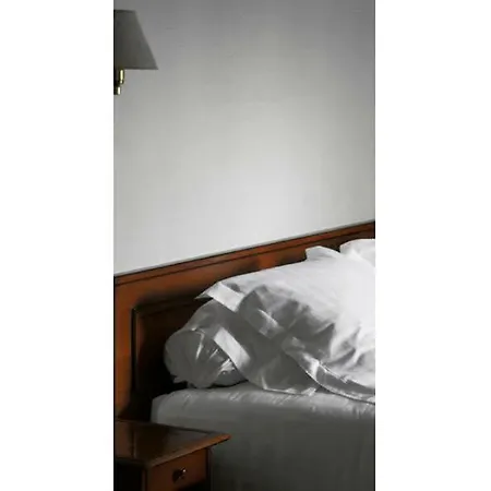 Hotel Des Pins - Teritoria 3*